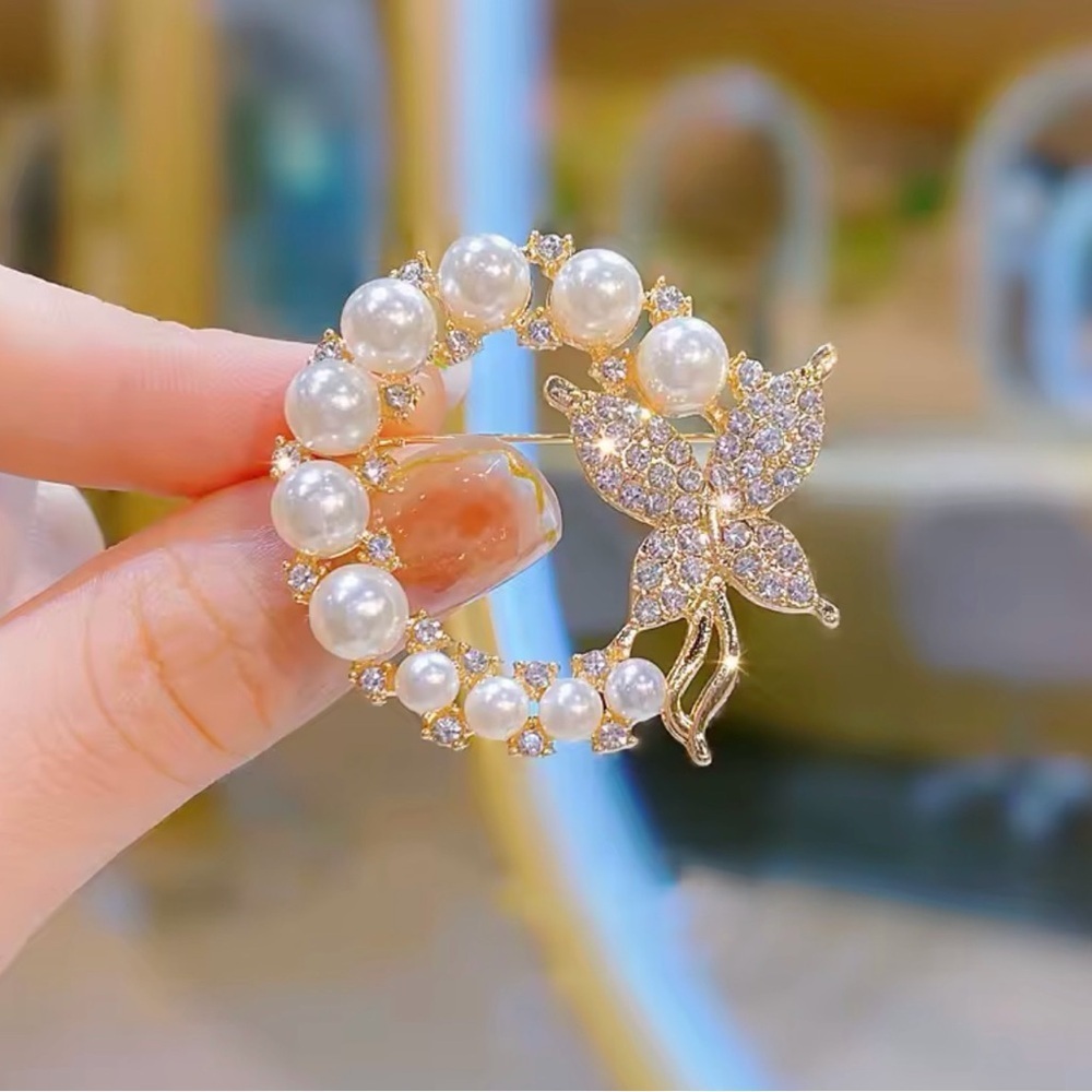 Gold & Pearl Butterfly Brooch.